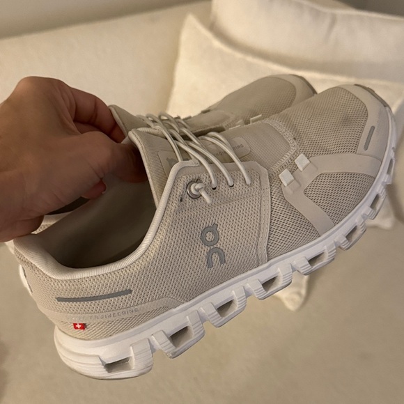 On Running woman Cream Athletic Shoes - Picture 1 of 10